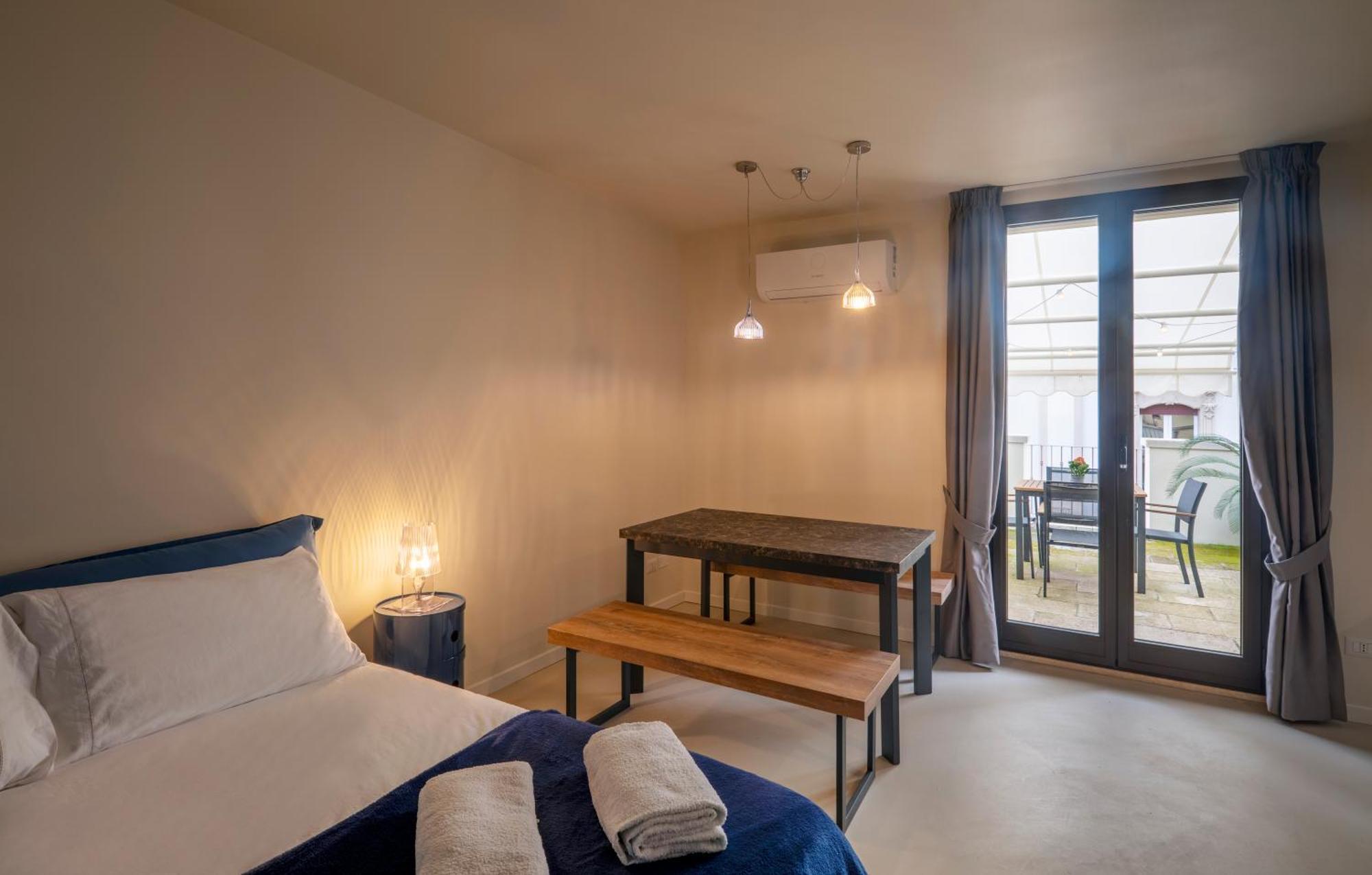 Blu Mazzini 1 - Appartamento Luxury Con Terrazza Privata Lecce Esterno foto